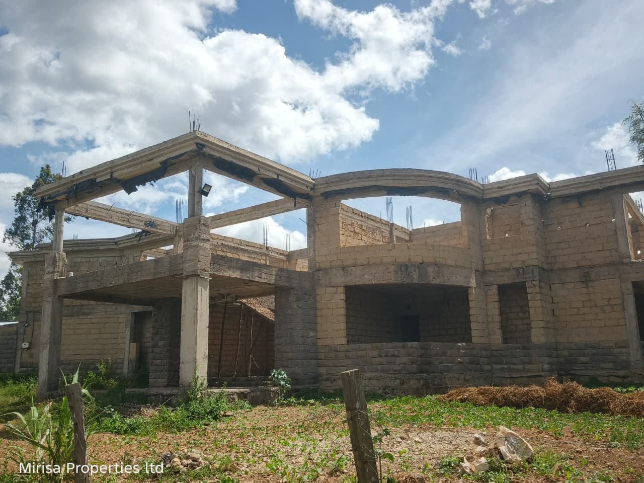 7 bedroom mansion for sale in Sabukoki Estate Narok with spacious compound and luxury finishes