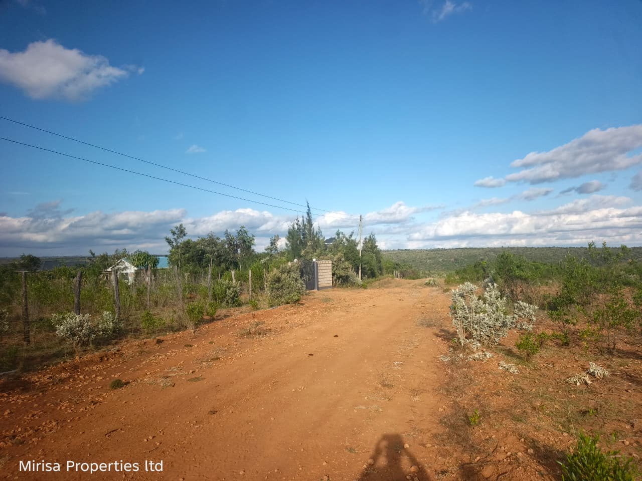 freehold land Narok Eore-Ekule – fenced boundary and access road view