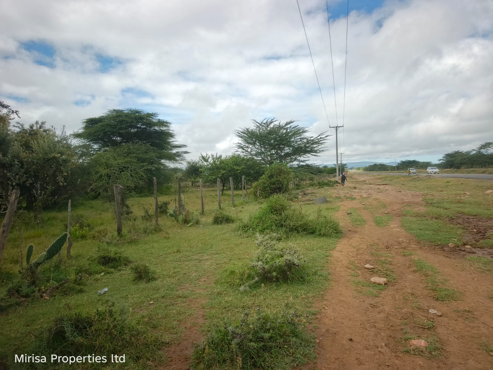 10 acres prime land for sale in Esupetai Narok fronting tarmac electricity fenced